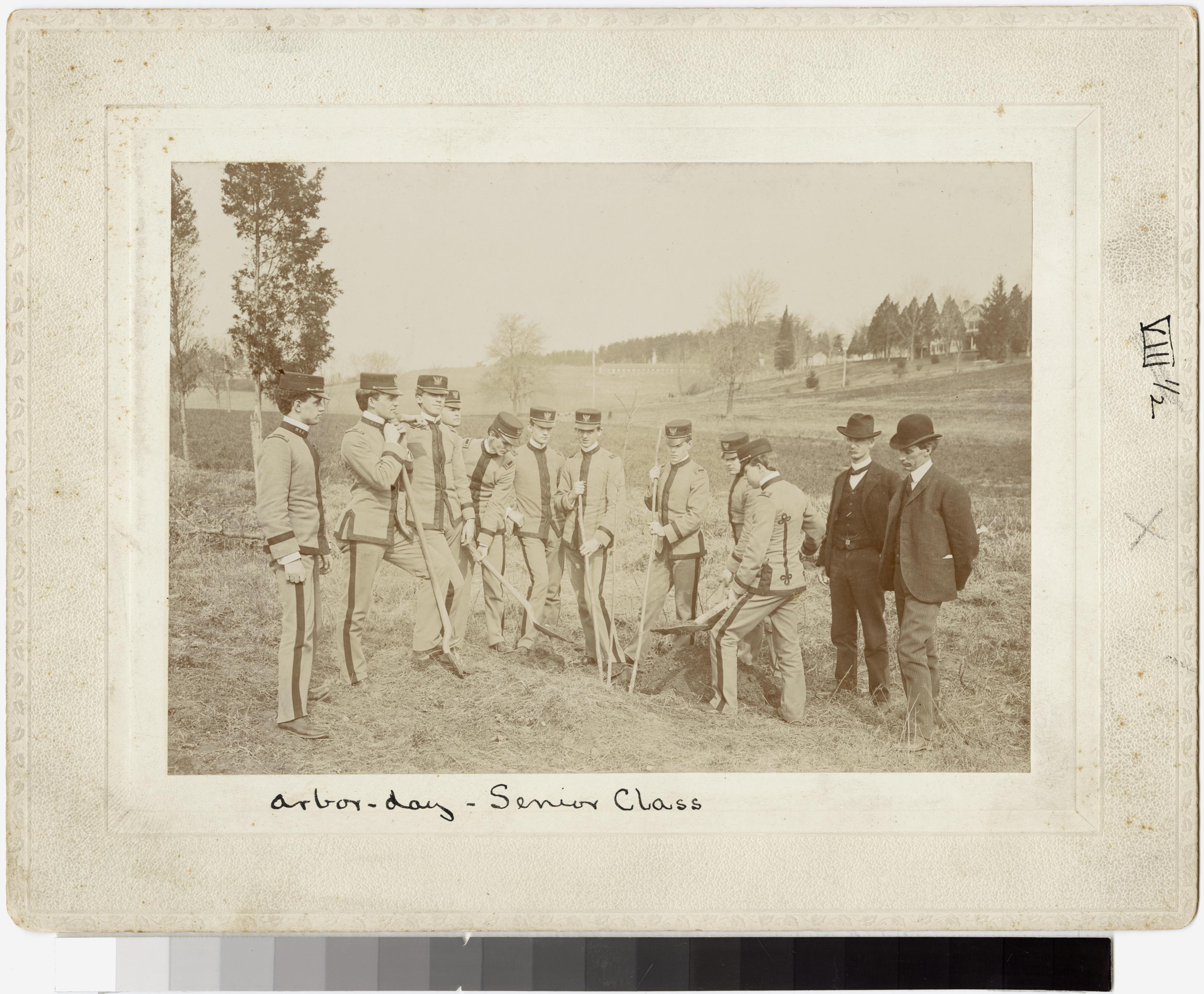 Senior Class Digging on Arbor Day 1905, Maryland Agricultural College